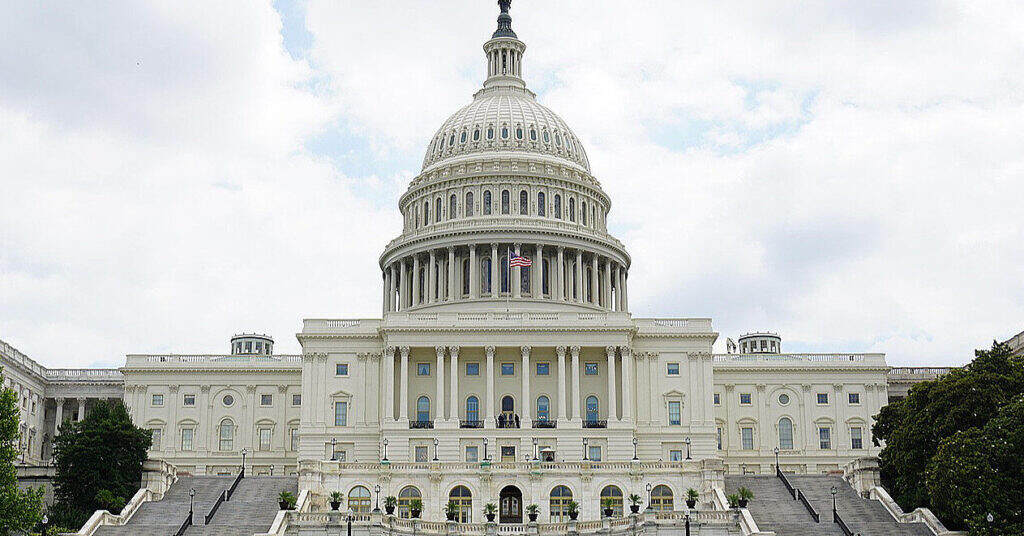 Шатдаун у США може призвести до затримки поставок зброї в Україну – The Telegraph