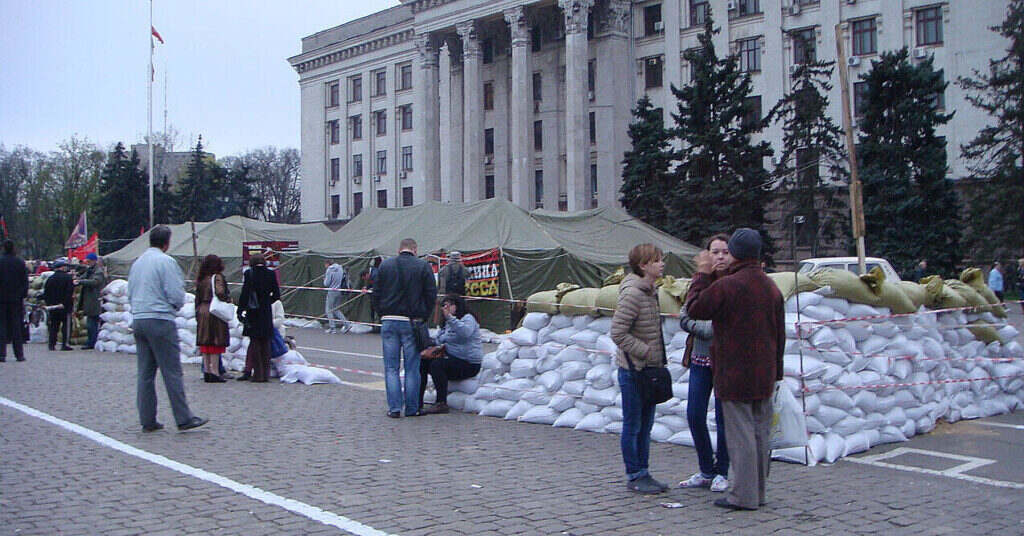 В Одесі затримали місцевого екс-депутата, який закликав РФ захистити “російськомовне населення” В Одесі затримали місцевого екс-депутата, який закликав РФ захистити “російськомовне населення”