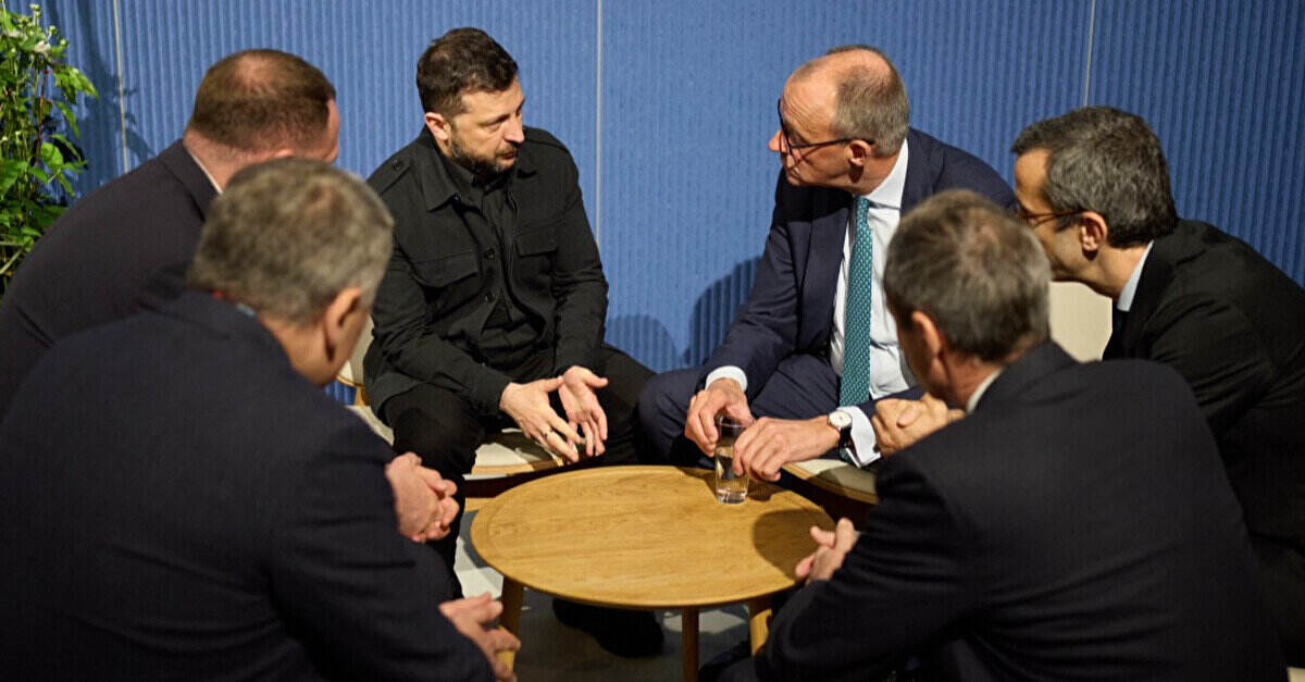 Зеленський обговорив із Мерцом посилення української ППО та використання росактивів