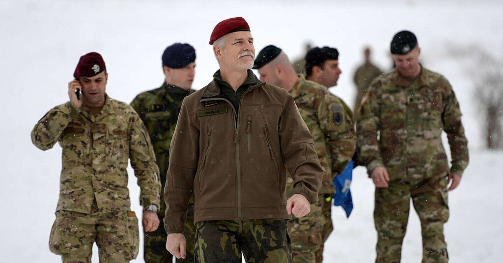 Президент Чехії вкотре застеріг від припинення “снарядної ініціативи” для України