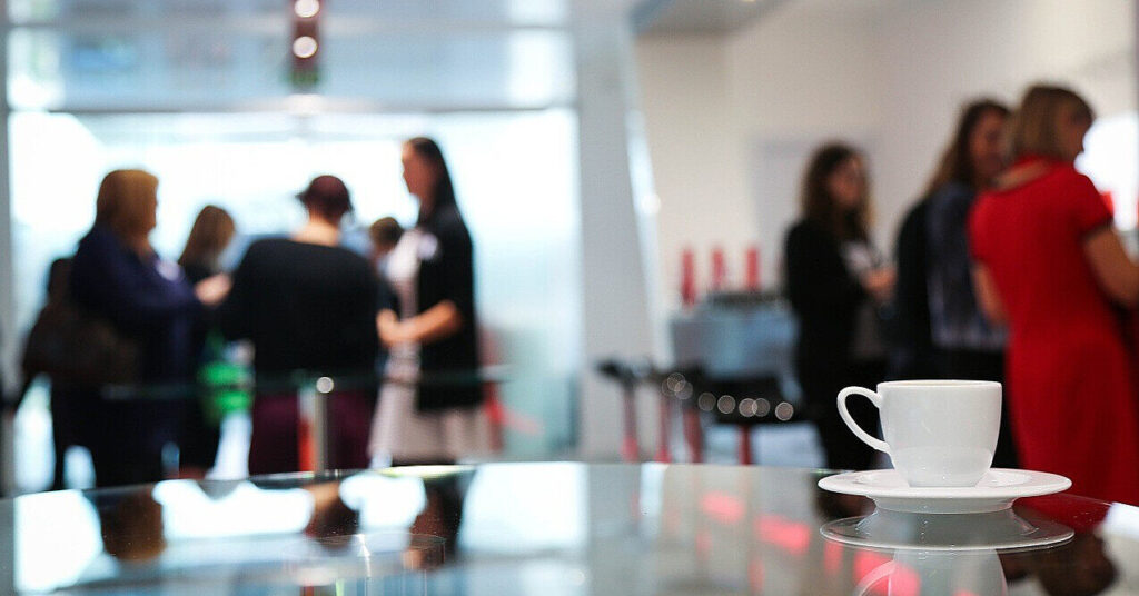 Брак кадрів і зростання цін б’ють по бізнесу сильніше, ніж обстріли — опитування