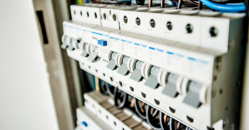 У всіх областях скасували погодинні відключення світла – Міненерго