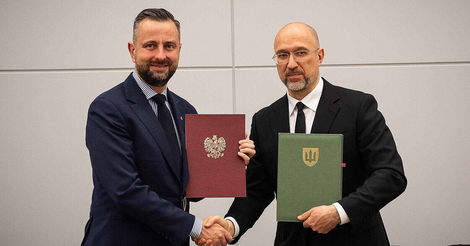 Україна та Польща підписали лист про наміри щодо співробітництва в оборонній сфері Україна та Польща підписали лист про наміри щодо співробітництва в оборонній сфері