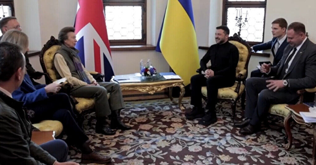 Принцеса Анна здійснила неоголошений візит в Україну