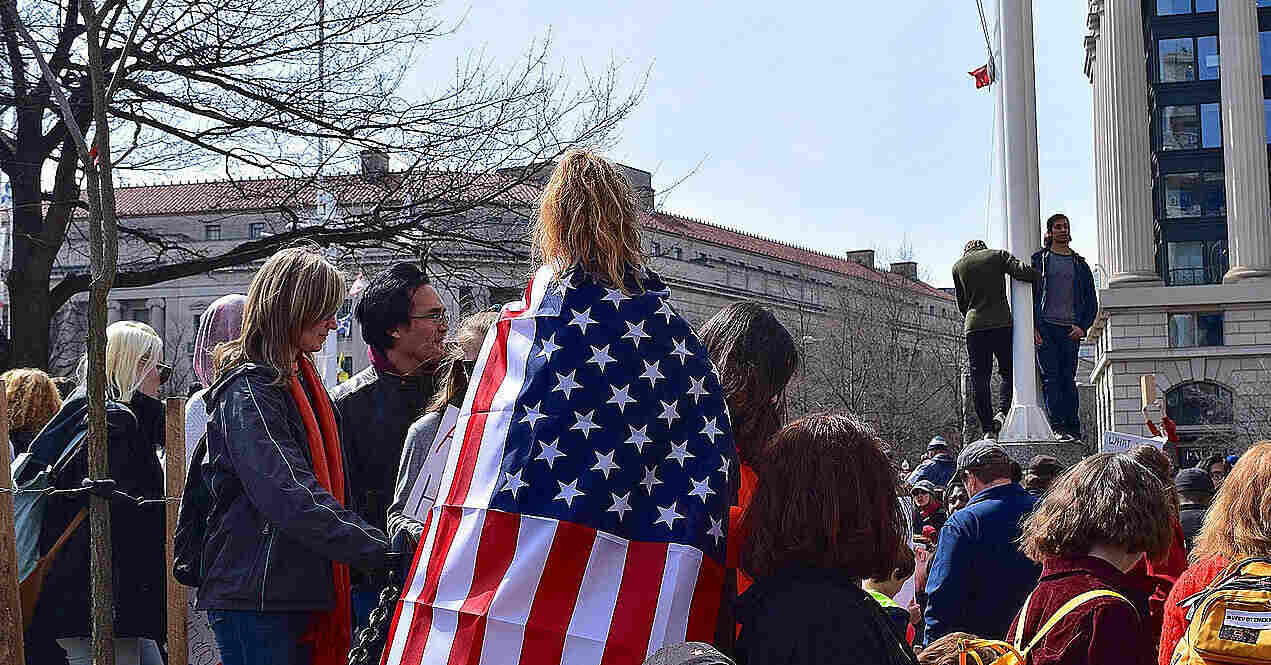 У США проти Трампа проходять наймасштабніші протести за останні роки У США проти Трампа проходять наймасштабніші протести за останні роки