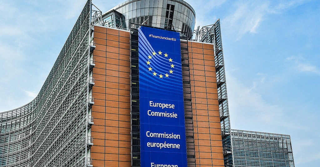 Єврокомісія хоче залучити ще €25 млрд активів РФ для “репараційної позики” – ЗМІ