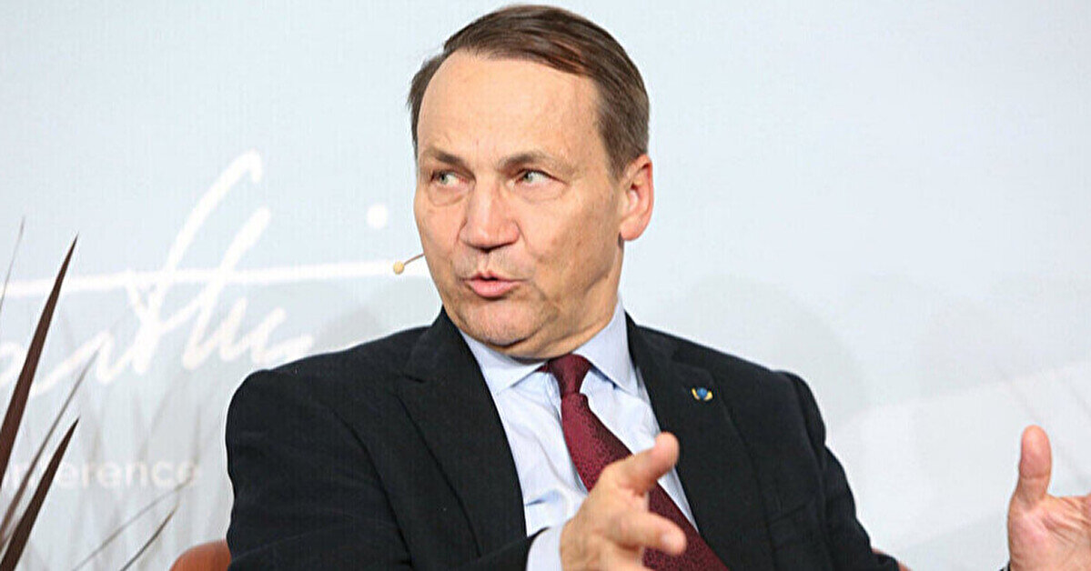 Сікорський відповів Сійярто, чому Польща захищає підозрюваного у підриві “Північних потоків”