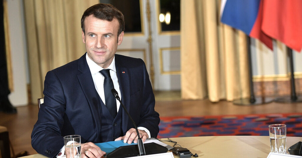Парламент Франції відхилив ініціативу про імпічмент Макрона