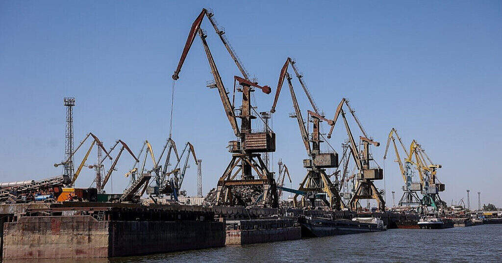 РФ створює прикордонний пост в окупованому Бердянську для вивезення українських ресурсів РФ створює прикордонний пост в окупованому Бердянську для вивезення українських ресурсів