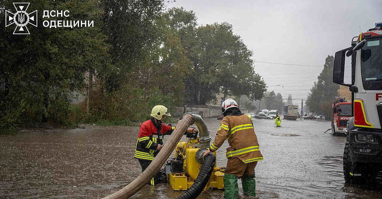 Зеленський після трагедії в Одесі через негоду доручив провести перевірку Зеленський після трагедії в Одесі через негоду доручив провести перевірку