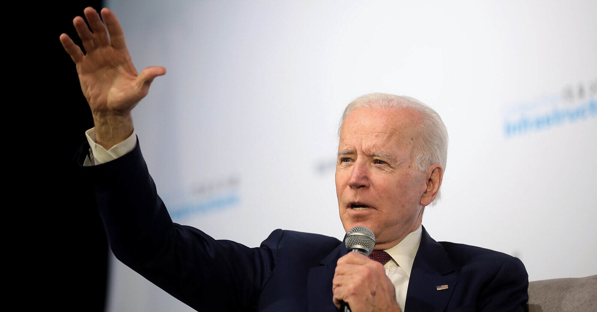 ЦРУ розсекретило інформацію про візит Байдена до України наприкінці 2015 року