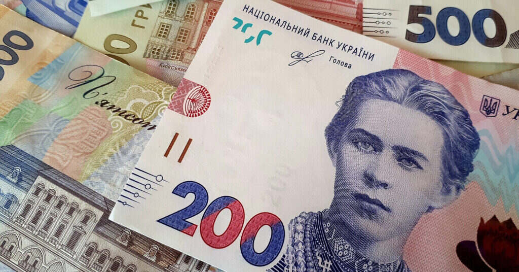 У Раді пропонують встановити ліміт зарплат чиновників на рівні 80 тисяч грн