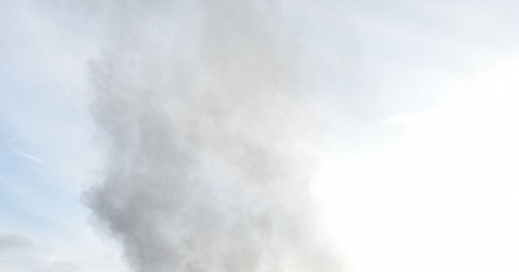 Біля авіаційного заводу в російському Смоленську лунали вибухи Біля авіаційного заводу в російському Смоленську лунали вибухи