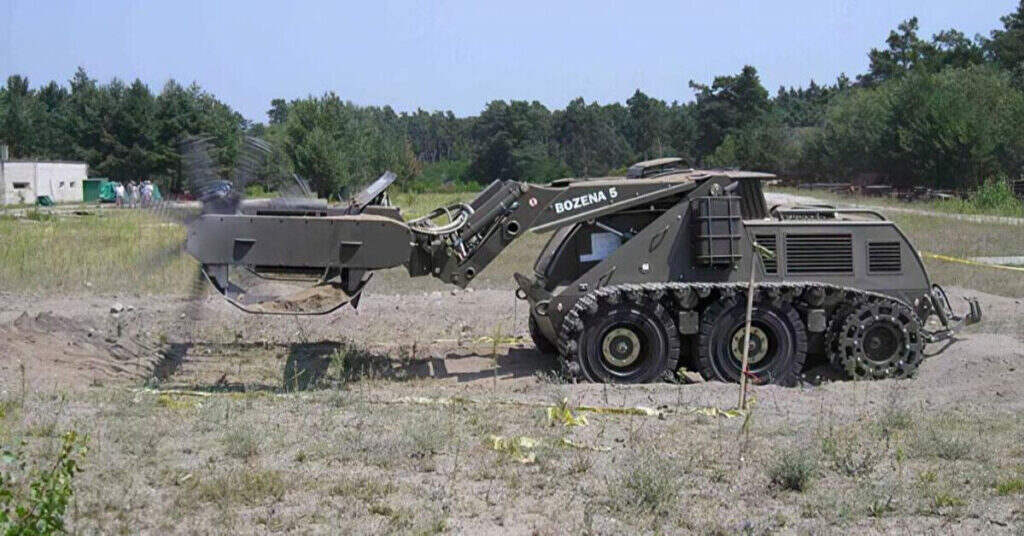 Словаччина передасть Україні машини для розмінування Bozena