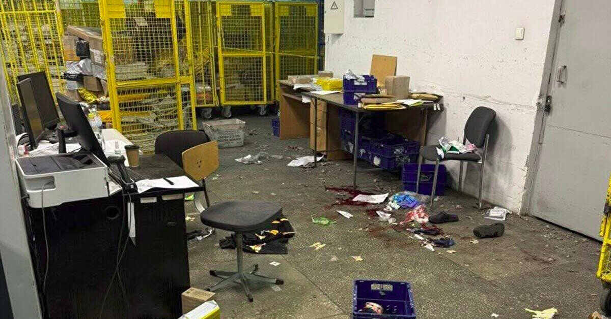 Вибух у відділенні “Укрпошти”: знайшли ще одну небезпечну посилку Вибух у відділенні “Укрпошти”: знайшли ще одну небезпечну посилку