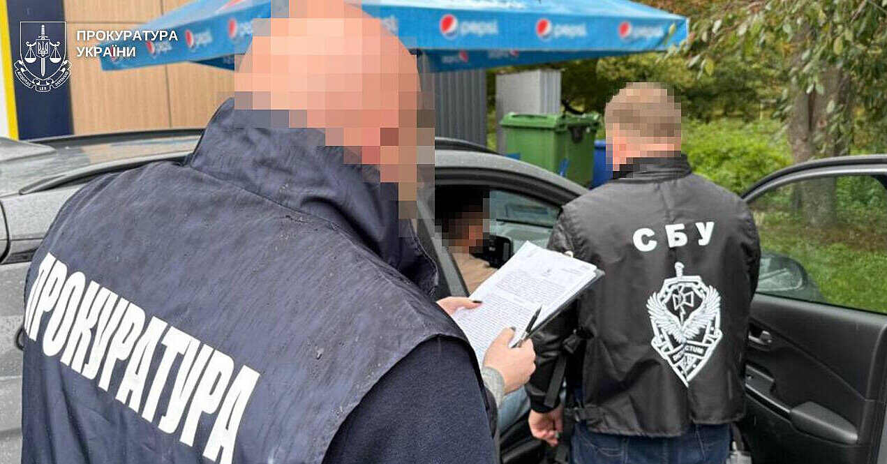 Львівського митника викрили на “відкатах” за безмитне ввезення ювелірки