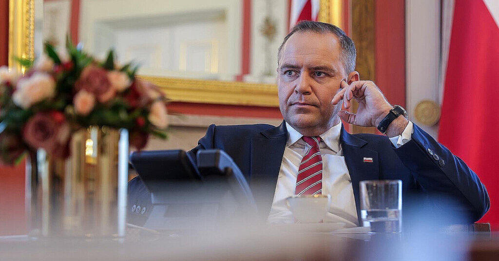 Навроцький запропонував збільшити до 10 років термін проживання для польського громадянства Навроцький запропонував збільшити до 10 років термін проживання для польського громадянства