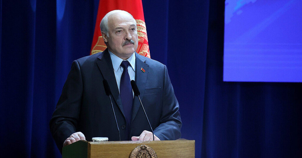 Лукашенко знову марить “Орєшніком” і погрожує “бахнути” по Європі