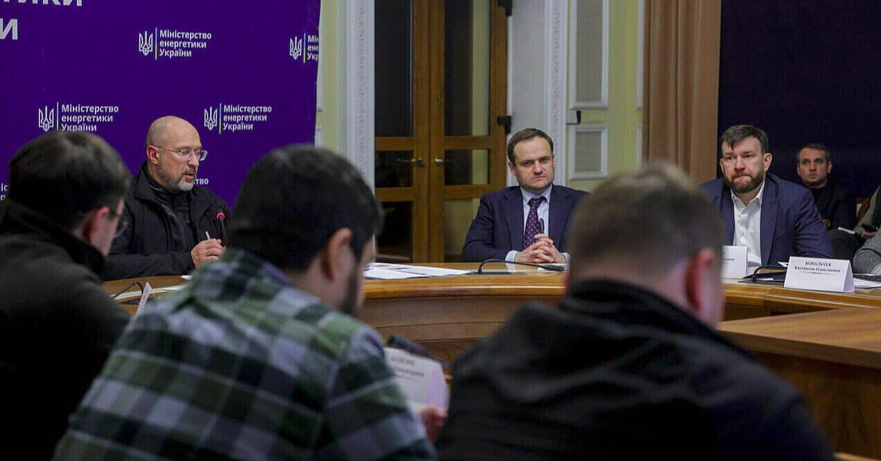Шмигаль: Київ перейде до жорстких, але прогнозованих графіків відключень