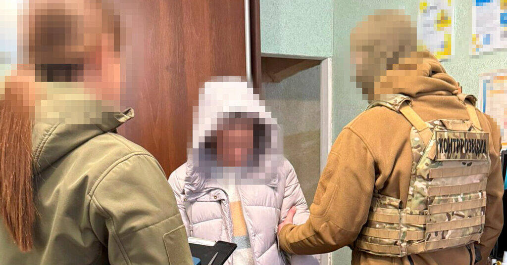 СБУ викрило продавчиню з Сум, яка коригувала ворожі удари СБУ викрило продавчиню з Сум, яка коригувала ворожі удари