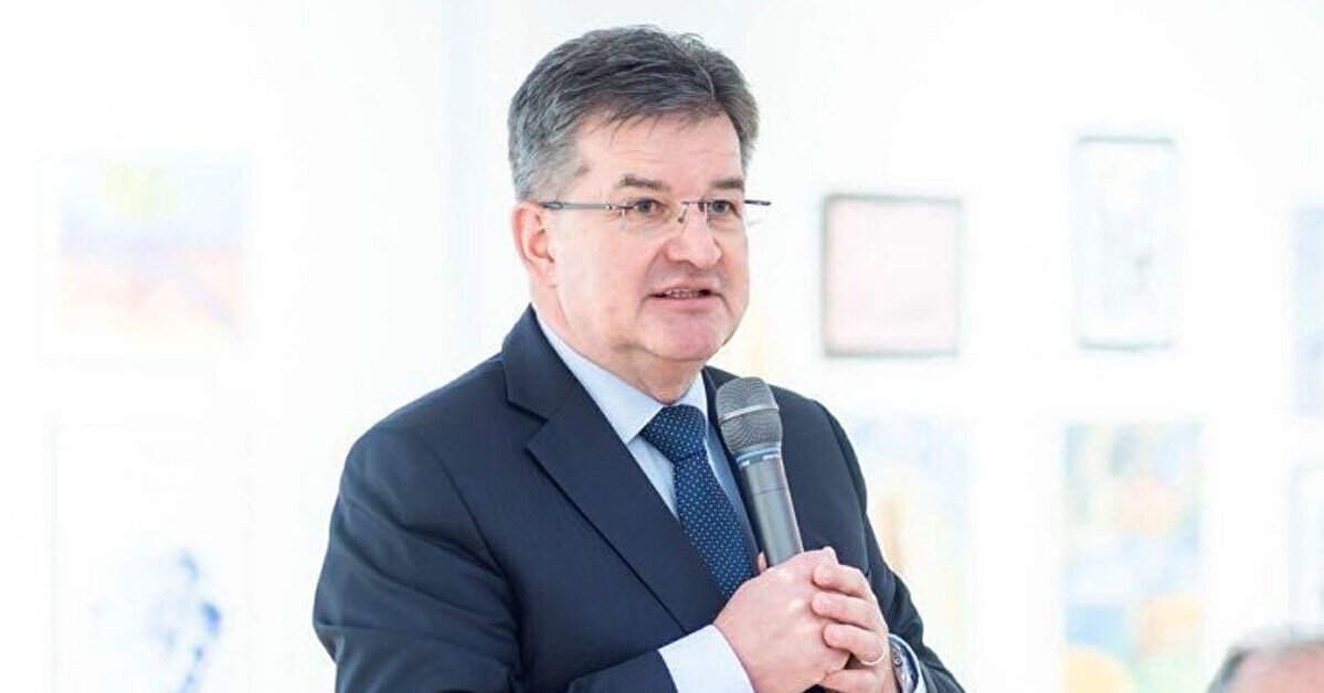 Ексконсультант Фіцо підтвердив повідомлення про “дівчат з Києва” в “файлах Епштейна” Ексконсультант Фіцо підтвердив повідомлення про “дівчат з Києва” в “файлах Епштейна”