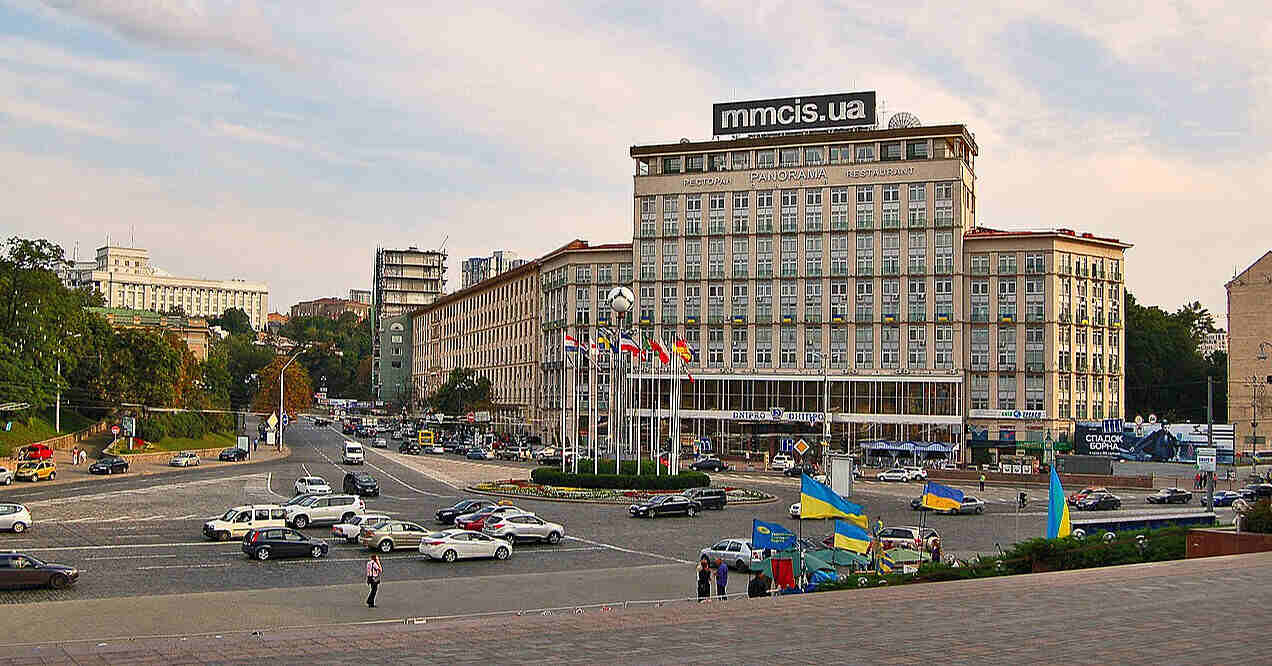 На Хрещатику пожежа в готелі Дніпро: що відомо На Хрещатику пожежа в готелі Дніпро: що відомо