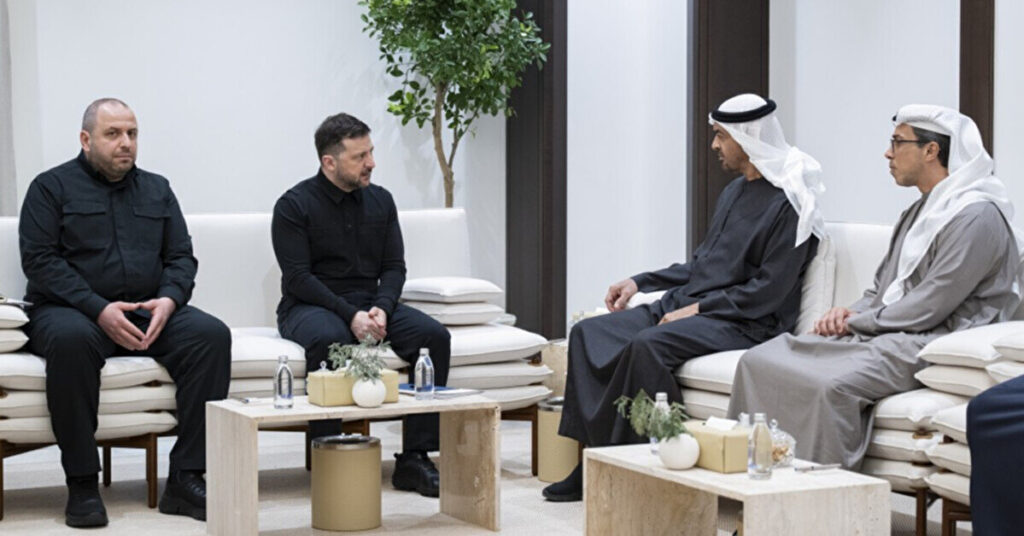Зеленський заявив про нове співробітництво після зустрічі з лідером ОАЕ Зеленський заявив про нове співробітництво після зустрічі з лідером ОАЕ
