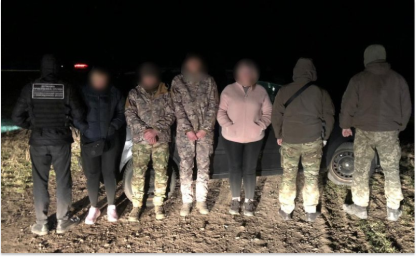 На Одещині жінка намагалась переправити тандем липових військових за кордон: подробиці На Одещині жінка намагалась переправити тандем липових військових за кордон: подробиці
