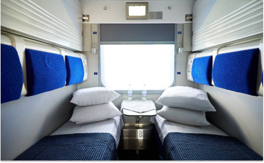 На Дніпропетровщині затримуються потяги через безпекові зупинки