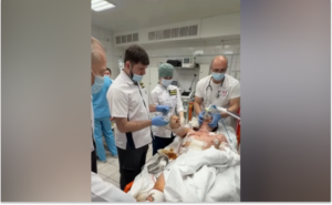 Понад 100 уламків у тілі: у Дніпрі рятують пораненого Захисника Понад 100 уламків у тілі: у Дніпрі рятують пораненого Захисника