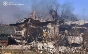 Площа займання – 500 кв.м: вогнеборці ліквідували масштабну пожежу у Дніпровському районі