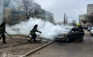 У Кам’янському вдень зайнявся Opel Astra