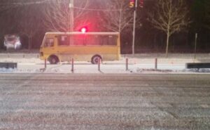 Проїхав на червоний та збив двох пішоходів: у Дніпрі водія маршрутного таксі судитимуть за порушення правил дорожнього руху Проїхав на червоний та збив двох пішоходів: у Дніпрі водія маршрутного таксі судитимуть за порушення правил дорожнього руху