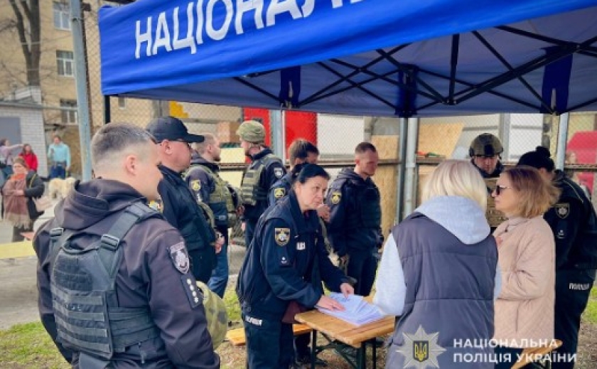 Поліцейські Дніпра продовжують приймати заяви від людей, які постраждали внаслідок російської атаки по місту