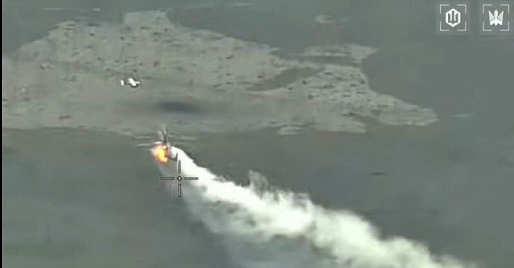 Зеленський нагородив бійців СБС, які збили ворожий вертоліт за допомогою FPV-дрона Зеленський нагородив бійців СБС, які збили ворожий вертоліт за допомогою FPV-дрона