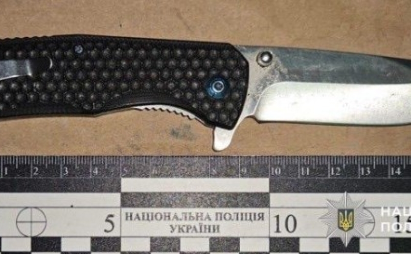 Вирішив конфлікт за допомогою ножа: у Кам`янському районі судитимуть 39-річного чоловіка