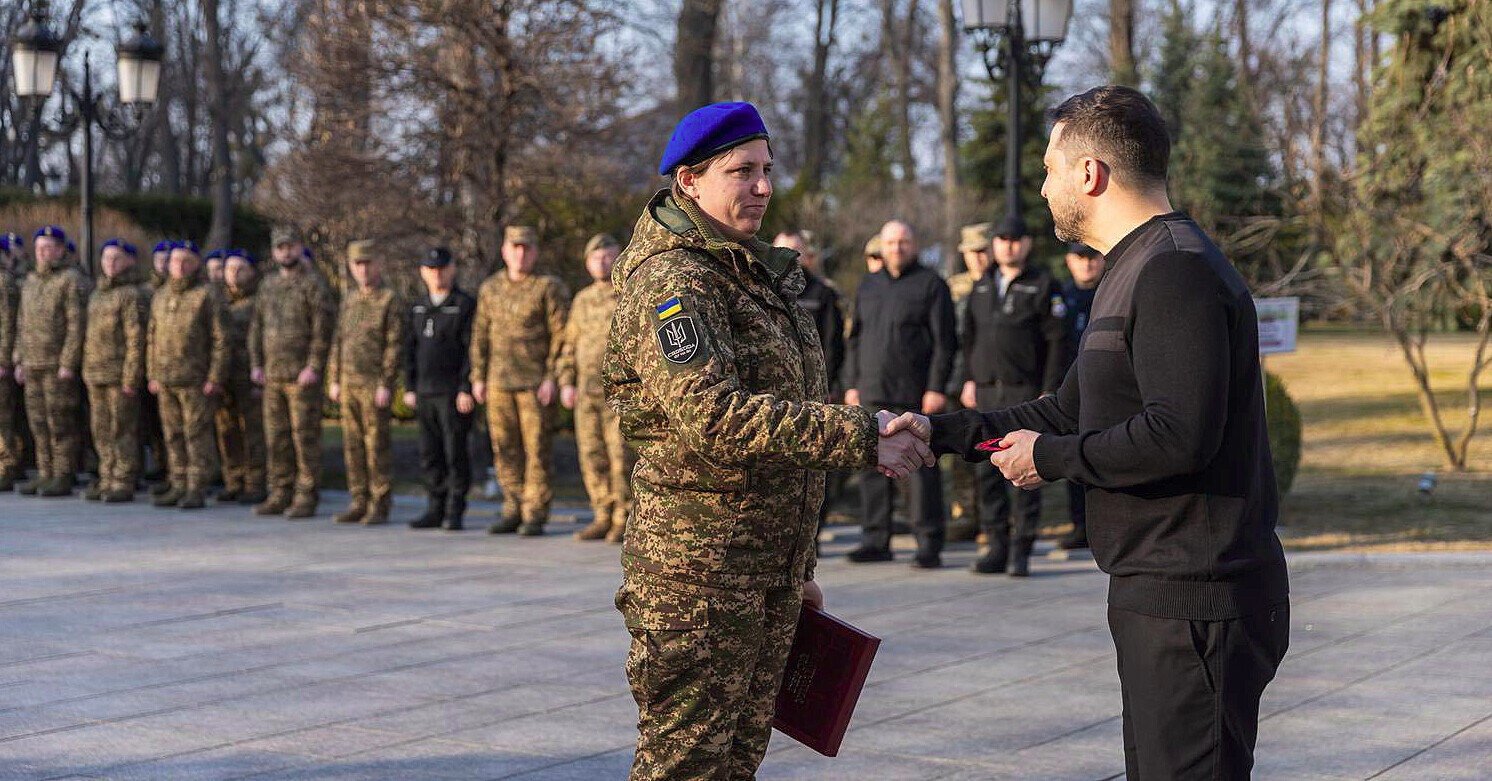 Жінка в лавах Нацгвардії вперше отримала звання Героя України Жінка в лавах Нацгвардії вперше отримала звання Героя України