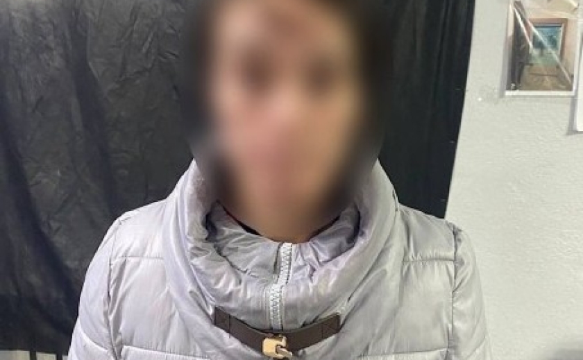 Підібрала та привласнила чужий телефон: за скоєння крадіжки слідчі Дніпра повідомили про підозру 42-річній жінці Підібрала та привласнила чужий телефон: за скоєння крадіжки слідчі Дніпра повідомили про підозру 42-річній жінці