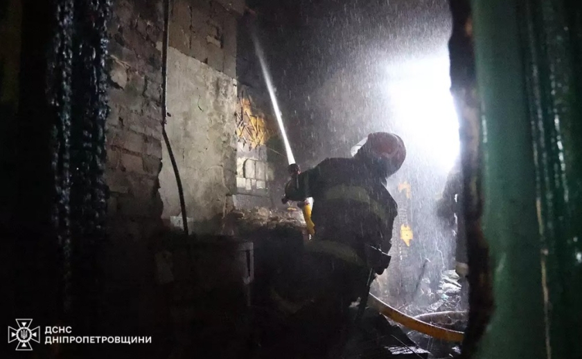 У Марганці загорілась квартира у п’ятиповерхівці: вогнеборці врятували на пожежі чоловіка