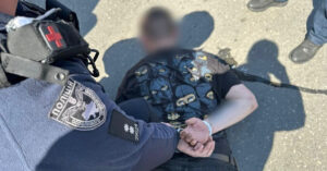 В Одесі чоловік влаштував стрілянину посеред вулиці В Одесі чоловік влаштував стрілянину посеред вулиці