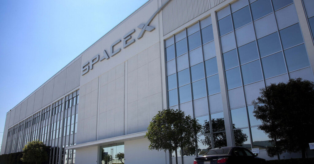 SpaceX готує один із найбільших виходів на біржу в історії