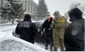 Військовослужбовця ДПСУ судитимуть за незаконне переправлення осіб через кордон