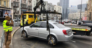 У Києві подорожчає евакуація авто: яким буде новий тариф