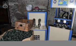 У Кривому Розі судитимуть п’ятьох учасників групи, які виготовляли та збували контрафактний алкоголь