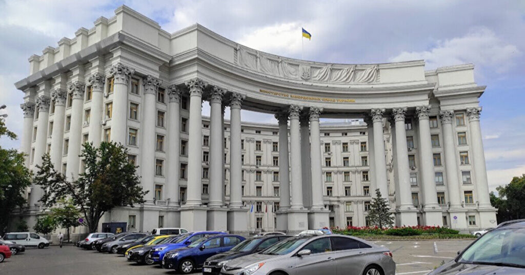 МЗС України скасувало рекомендації щодо утримання від поїздок до Угорщини