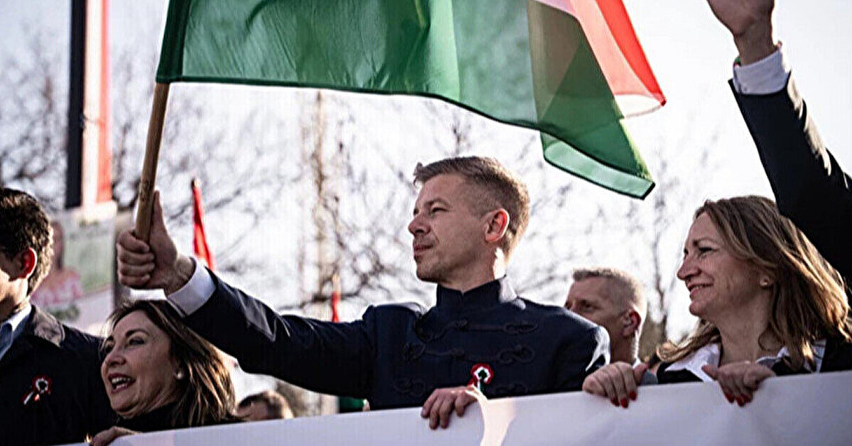 Мадяр потролив російського кореспондента, якого помітив на своєму мітингу Мадяр потролив російського кореспондента, якого помітив на своєму мітингу