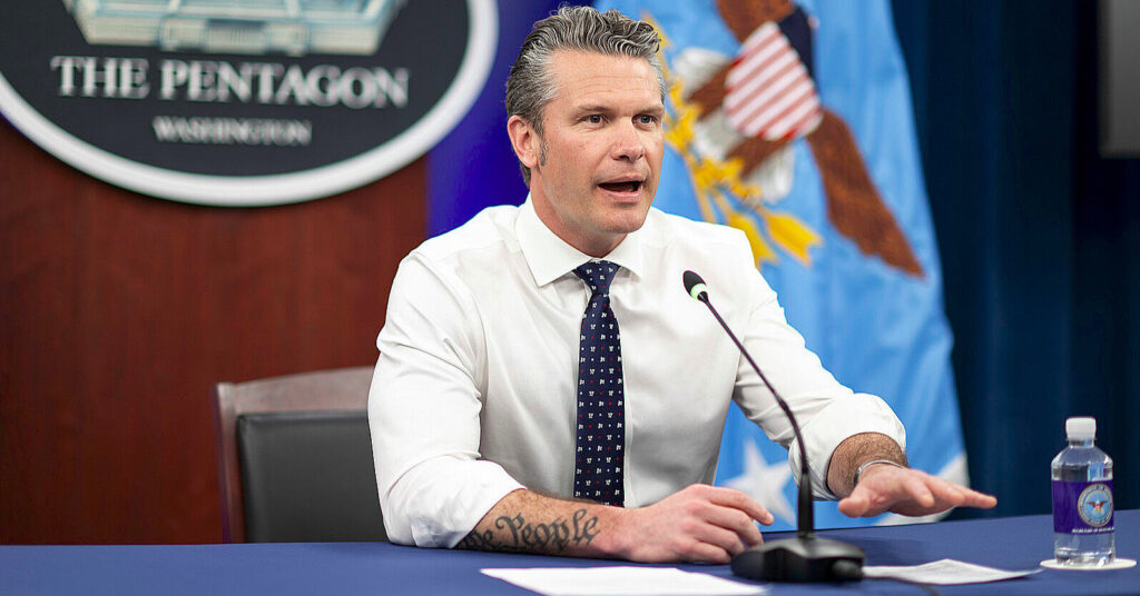 Глава Пентагону: США були готові виконати погрозу Трампа щодо Ірану