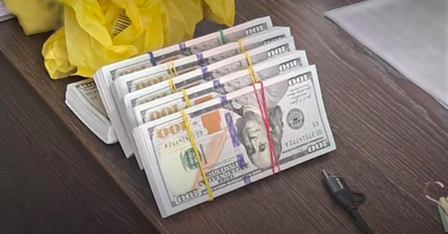 НАБУ та САП викрили співробітників СБУ Полтавщини на отриманні хабаря