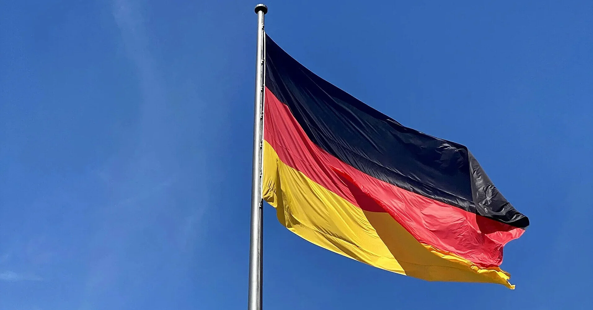 Німеччина знімає обмеження на інвестиції держфонду у виробників зброї