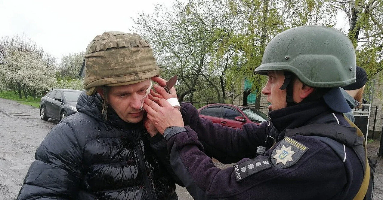 Чоловік кинув гранати у поліцейських під час затримання: є поранені